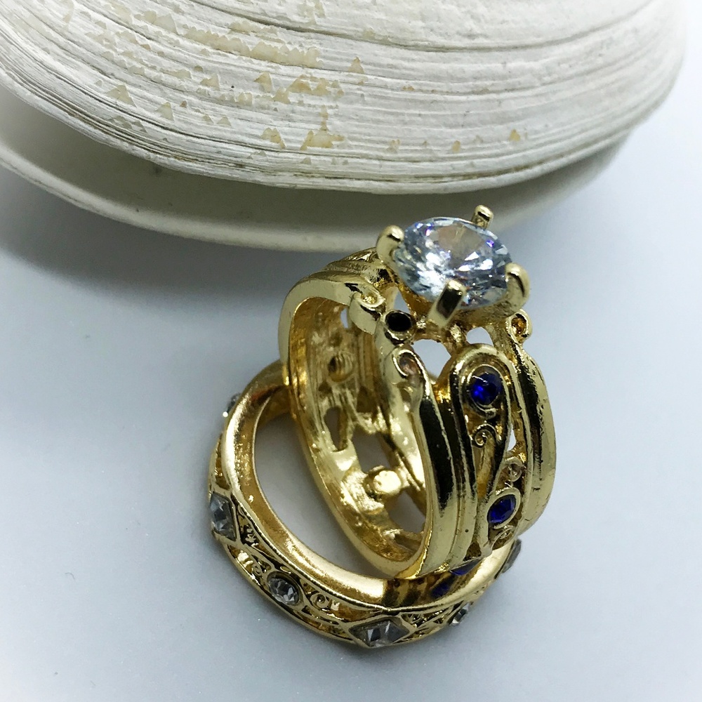 Striking Gold Engagement Set